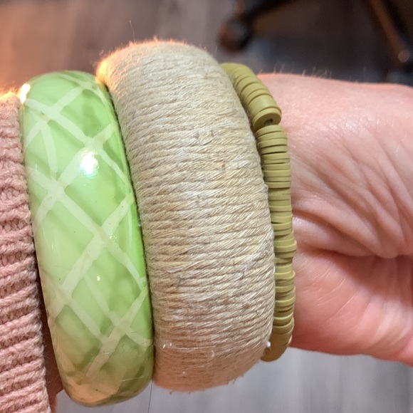 Three bracelets - Picture 2 of 5